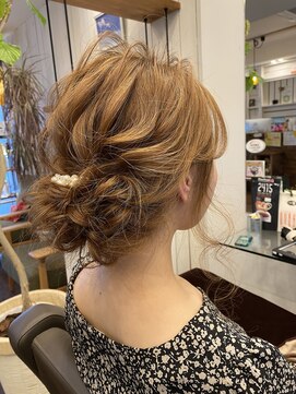 オルガ ヘアアンドメイク(Oluga hair&make) ゆるふわシニヨン