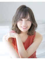 ミディアムボブ　うごきのあるボブ