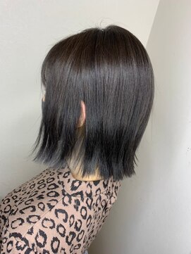 モルニ(MORNI) インナーカラー_マロンベージュ Aラインボブ かきあげ