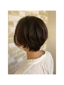 エルサフィロ キタハマ(el zafiro kitahama) 【el zafiro kitahama】クセを活かしたショートスタイル