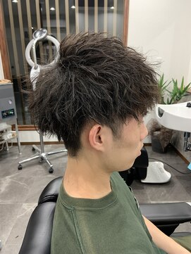 エイト(AITE) ツイストスパイラルパーマセンターパート<理容室>川口/鳩ヶ谷35