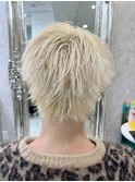 ホワイトカラースパイキーショートダブルカラーブリーチカラー