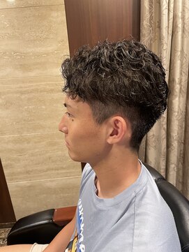 プレミアムバーバー 銀座店(PREMIUM BARBER produce by HIRO GINZA) ツーブロックパーマスタイル