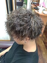 リスキーズ(RISKY'S)&nbsp;ツイストスパイラルパーマ×ハイライト×ツーブロック