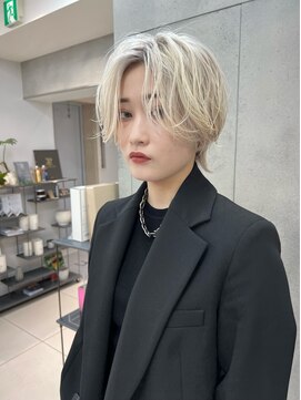 ヴェイン 渋谷(vain) くびレイヤーグレーベージュ小顔似合わせカット斜めバング