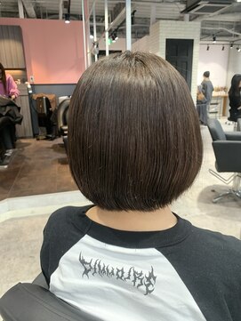 リーオオサカ(Lee Osaka) アッシュブラウン×ボブヘア