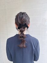 オーロ(ORO)&nbsp;丸顔さんに人気！こなれミディで作る夏ヘアアレンジ