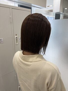アドレバイハピネス(ADORE by happiness) 切りっぱなしボブ　髪質改善うる艶カラー　ショコラブラウン
