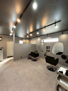 エンヘアー(en hair.)の写真/《マンツーマン施術×2席のみのプライベートサロン》シャンプーから仕上げまでオーナーStylistが担当◇