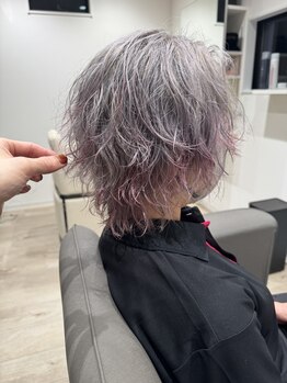 エル(eLu)の写真/実力派スタイリストが完全マンツーマンでご対応。髪質を見極め、あなたにぴったりのヘアスタイルをご提案。