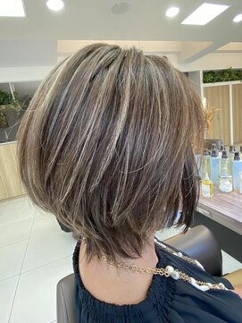 ブラウン(Brown) 40代からにオススメレイヤーボブ×白髪ぼかしハイライト