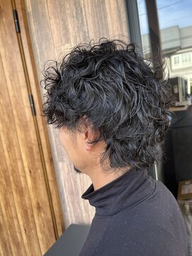 グル(Gru) ランダムパーマ