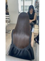 エラ(Ella) 自然なツヤとまとまりが叶う髪質改善ストレート