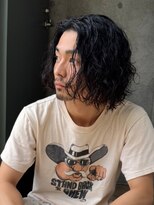 オルト(Altn)&nbsp;大人の波巻きスパイラルパーマミディアムロングメンズカットヘア