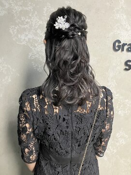 コトナ(kotona) 【黒髪ハーフアップヘアアレンジ】シニヨンカチモリポニーテール