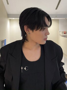 トリッカバルコニー ハヤマ(tricca Balcony Hayama) センターパート/ウルフカット/韓国ヘア