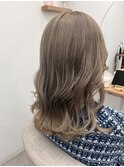 シルバーっぽベージュ