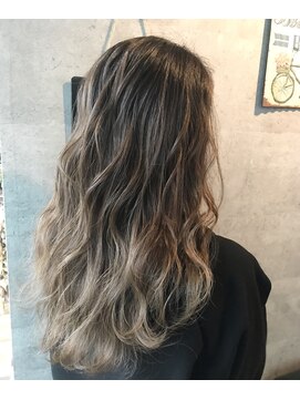 アッベリーレ(A'bbellire) ハイライト+グラデーション