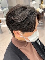 クイーン バイ ノイズ 西院(QUEEN by noism)&nbsp;メンズセンターパート ミディアムパーマ 20代/30代/40代