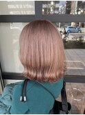 やわらかピンクベージュ外はねボブ