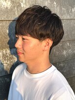 ヒュイル バイ ニアウ(Hwyl by Niau)&nbsp;メンズマッシュパーマニュアンスパーマスパイラルパーマ刈り上げ