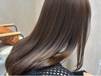 ガーデンヨコハマ(GARDEN YOKOHAMA)の写真/Hydraidを使用で、ダメージレスにしっとりと艶のある質感をお届け。柔らかいストレート実現します!［横浜］