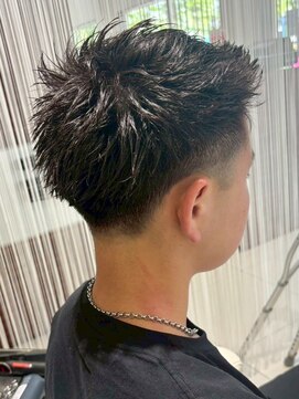 トゥルートラスト オムオム 甲府和戸(True Trust HOMME HOMME) メンズ 爽やかフェードスタイル アップバング 学生◎ ビジネス◎