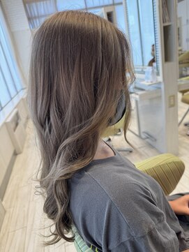 ビス ヘア アンド ビューティー 西新井店(Vis Hair＆Beauty) 似合わせ小顔カットブリーチカラーミルクティーベージュロング
