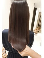 ルピナ(Lupina) 艶感あふれる大人の美髪ストレート