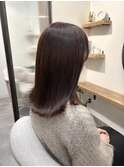 外はねミディアム×透け感アッシュブラウン