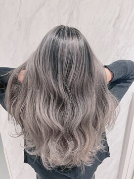 リー 枚方(Lee) 店長今里☆グレーバレイヤージュ☆