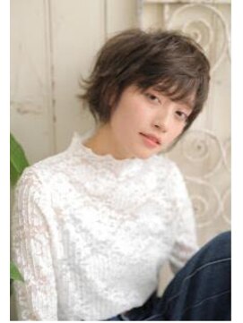 ブレス 小阪店(brace) ひし形シルエット×ブルージュエアリーショート