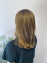 ノチカ(nochika)&nbsp;ベージュイヤリングカラー×セミディボブ