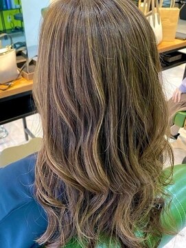 スリール 津田沼(Sourire) ナチュラルハイライト 【Sourire 津田沼 美容室】