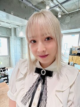 ライラ(Lyla) 透明感なホワイトボブ