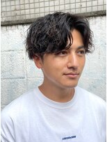 ミモザワークス(Mimosa Works) ビジネスマンに人気!ツイストスパイラルパーマ・センターパート