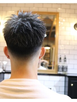 ザ バーバー ルイス(THE BARBER LUI'S) 0.4mm fade