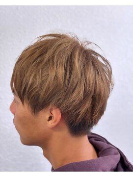 ジェナ(Jena) ワンブリーチで金髪カラー