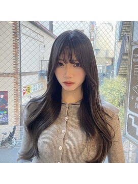 ウィリートーキョー 渋谷(WELLY TOKYO) 透明感アッシュカラー 韓国式レイヤーカット