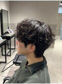 無造作シャドウパーマツーブロック刈り上げ