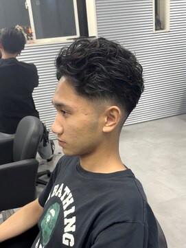 ガオプロデュースバイレボ(gao produced by revo) ハーフバックパーマ/極道パーマ/フェードカット/メンズカット