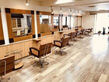 ジータヘアデザイン 大森店(GHITA hair design)の雰囲気（広々とした空間でゆったり施術）