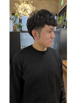 ステア メゾン(stir maison)&nbsp;清潔感と動きを両立するメンズカットパーマ