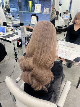 ブラウン(Brown) ワンホンレイヤー/ミルクティーブロンド/藤沢美容院