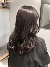 ロウブ(roubu.)&nbsp;【roubu.】ラベンダーグレージュ　ツヤ巻き髪