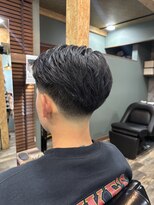 オールマンバーバーショップ 流山おおたかの森(Allman Barbershop)&nbsp;波巻きツイストスパイラル/センターパート/流山おおたかの森