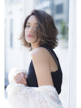 ミエル ヘア 新宿(miel hair) 〈mielhair新宿〉外はね　ボブ　イルミナカラー