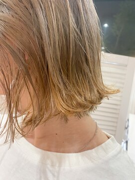 デコラ DECOR ぷっつりボブとハイベージュ