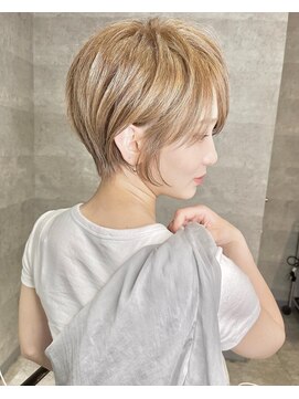 アンダーバーホワイト 芦屋店(_WHITE) 大人可愛い20代30代40代インナーカラー小顔ウルフレイヤーボブ