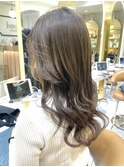 ロングレイヤーヘアのワンホン　明るめベージュ